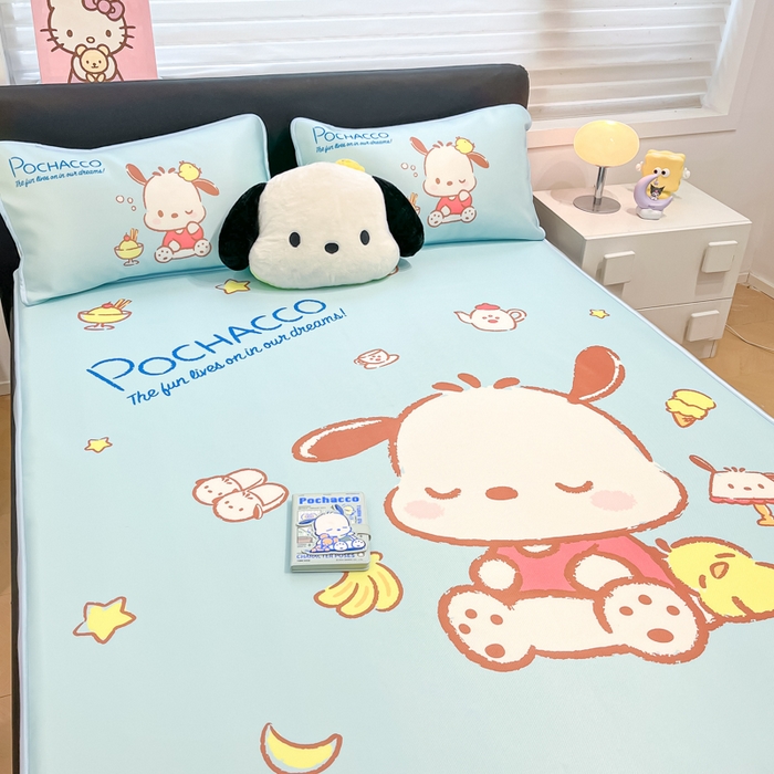 91家纺网 家纺一手货源 找家纺 暮思家居 2025新款正版授权A类大版数码印花三丽鸥可机洗1200D冰丝凉席可组合针织棉夏被四件套床笠款 床笠款-呆萌帕恰狗