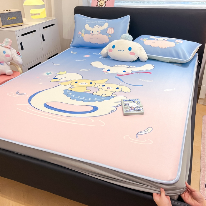 91家纺网 家纺一手货源 找家纺 暮思家居 2025新款正版授权A类大版数码印花三丽鸥可机洗1200D冰丝凉席可组合针织棉夏被四件套床笠款 床笠款-天使大耳狗