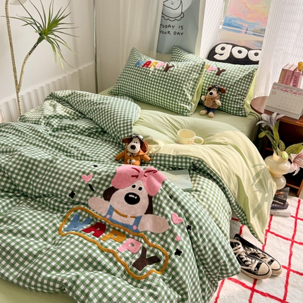 91家纺网 家纺一手货源 找家纺 （总）子钦2025新款云朵棉印加绣卡通毛巾绣四件套-飞行狗系列