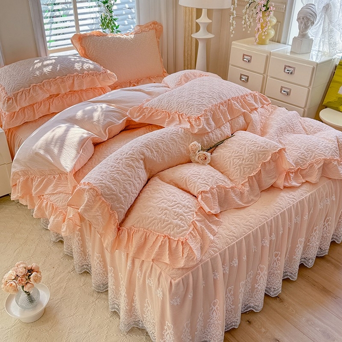 91家纺网 家纺一手货源 找家纺 花香四季家纺 2025新款夹棉绗缝床裙单件三件套法式四件套套件蕾丝公主风 玉色