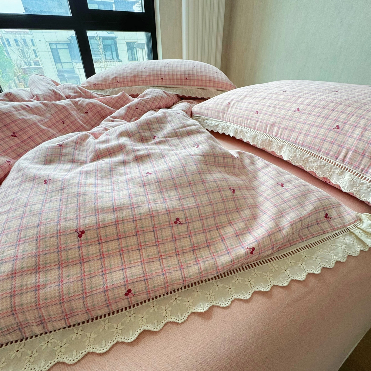 91家纺网 家纺一手货源 找家纺 8+8 （花型持续更新中）2025新款全棉双层纱镂空花边/皱皱花边四件套  初夏