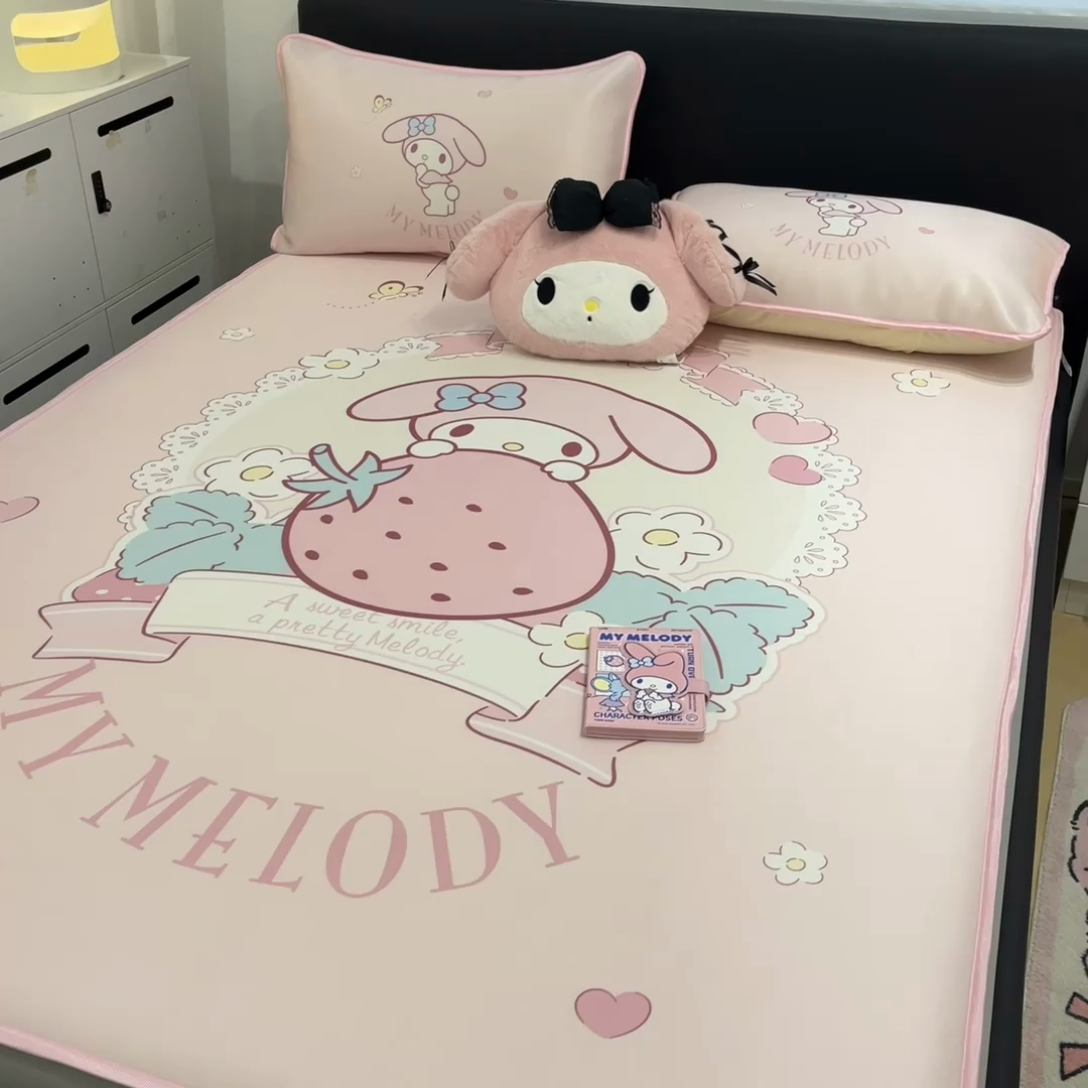 91家纺网 家纺一手货源 找家纺 暮思家居 2025新款正版授权A类大版数码印花三丽鸥可机洗1200D冰丝凉席可组合针织棉夏被四件套床笠款 床笠款-粉兔美乐蒂