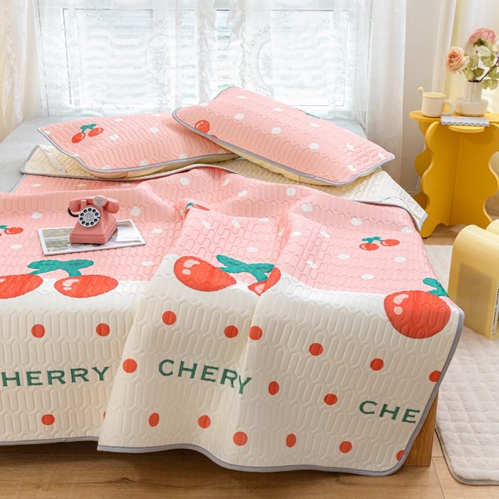 91家纺网 家纺一手货源 找家纺 默忆 2025新款凉感丝印花乳胶凉席 甜心樱桃