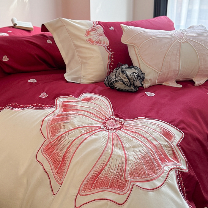 91家纺网 家纺一手货源 找家纺 优悦生活馆 2025新款全棉新疆长绒棉四件套-恋恋时光 控价 恋恋时光-胭脂红