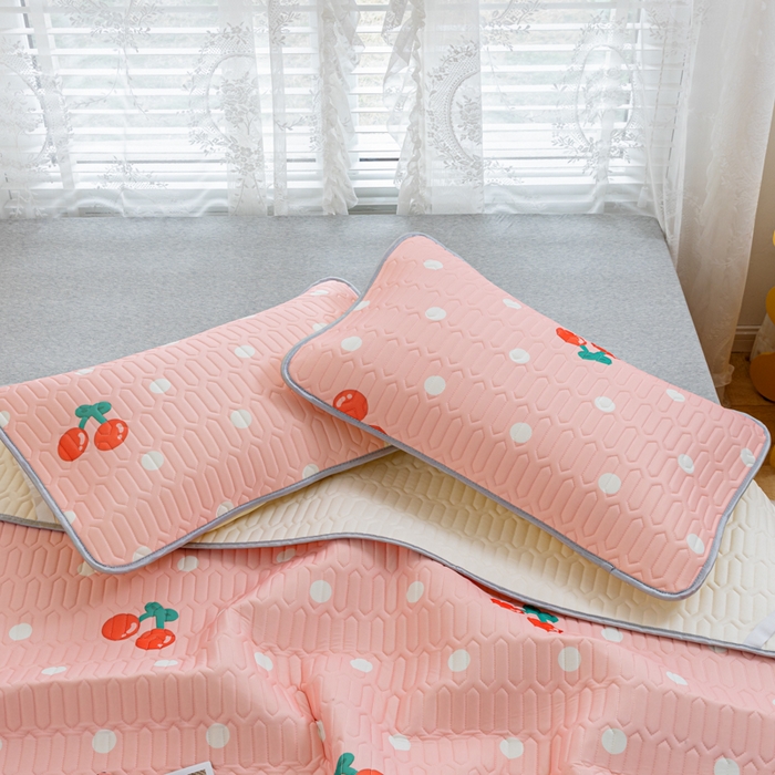 91家纺网 家纺一手货源 找家纺 默忆 2025新款凉感丝印花乳胶凉席 甜心樱桃