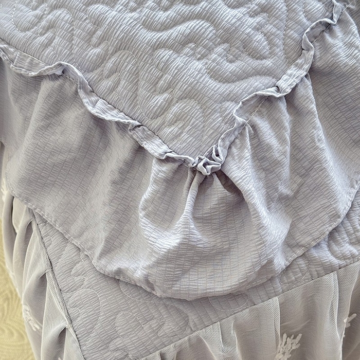 91家纺网 家纺一手货源 找家纺 花香四季家纺 2025新款夹棉绗缝床裙单件三件套法式四件套套件蕾丝公主风 灰色