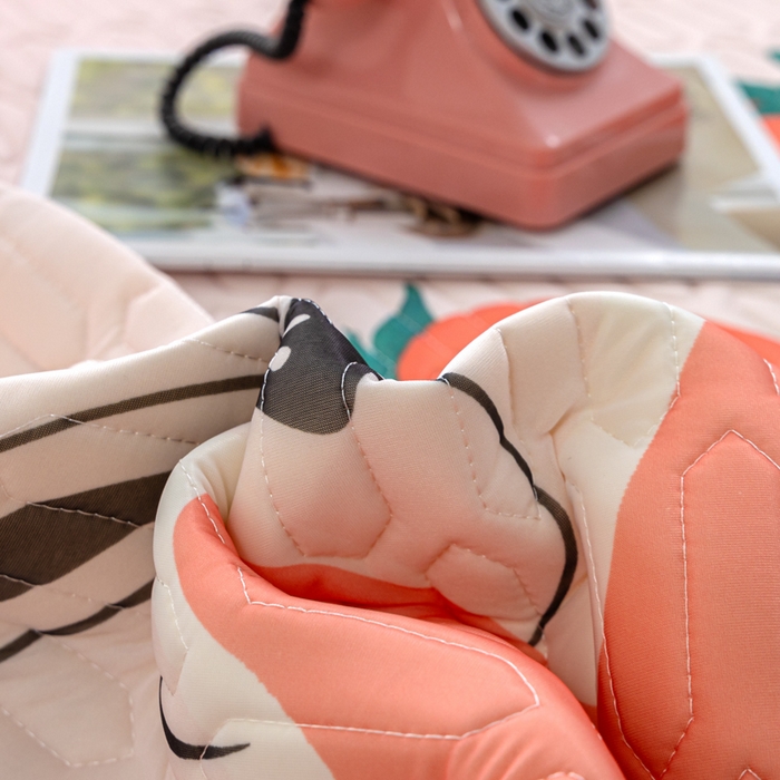 91家纺网 家纺一手货源 找家纺 默忆 2025新款凉感丝印花乳胶凉席 盛夏草莓