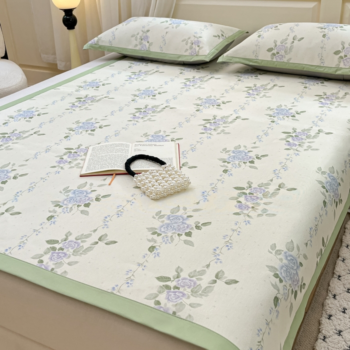 91家纺网 家纺一手货源 找家纺 绒艺席业 2025新款600D冰丝印花数码印花冰藤席赫本风系列 蔓野