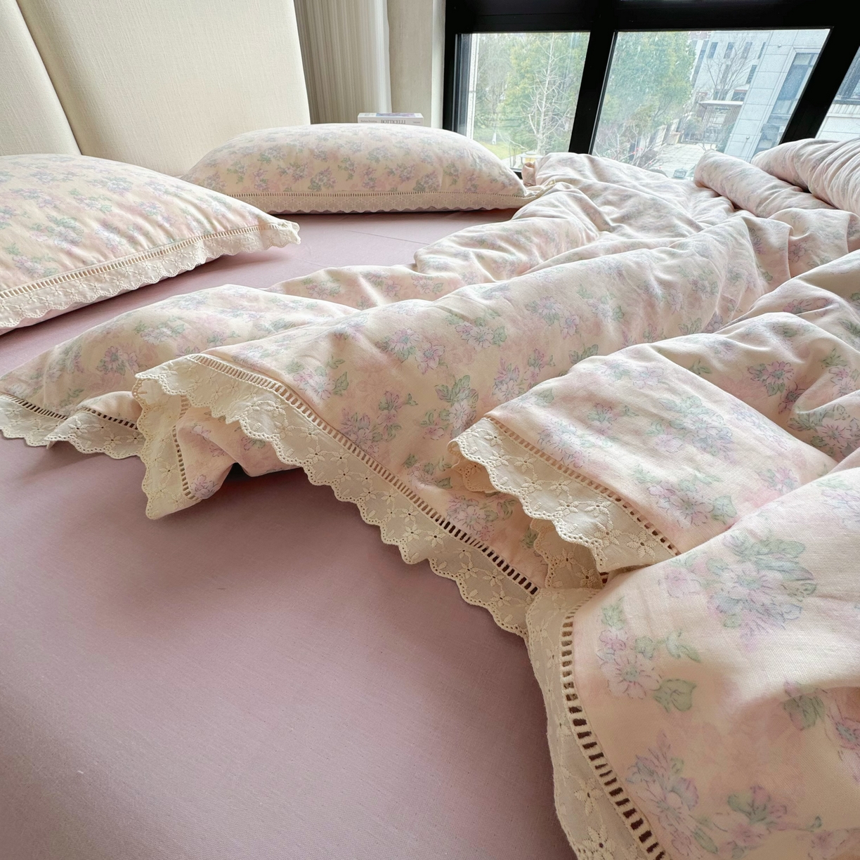 91家纺网 家纺一手货源 找家纺 8+8 （花型持续更新中）2025新款全棉双层纱镂空花边/皱皱花边四件套  妮卡