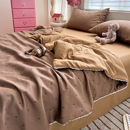 91家纺网 家纺一手货源 找家纺 妖妖家纺2025新款糯糯夏凉被四件套夏凉被空调被 小蝴蝶-咖色