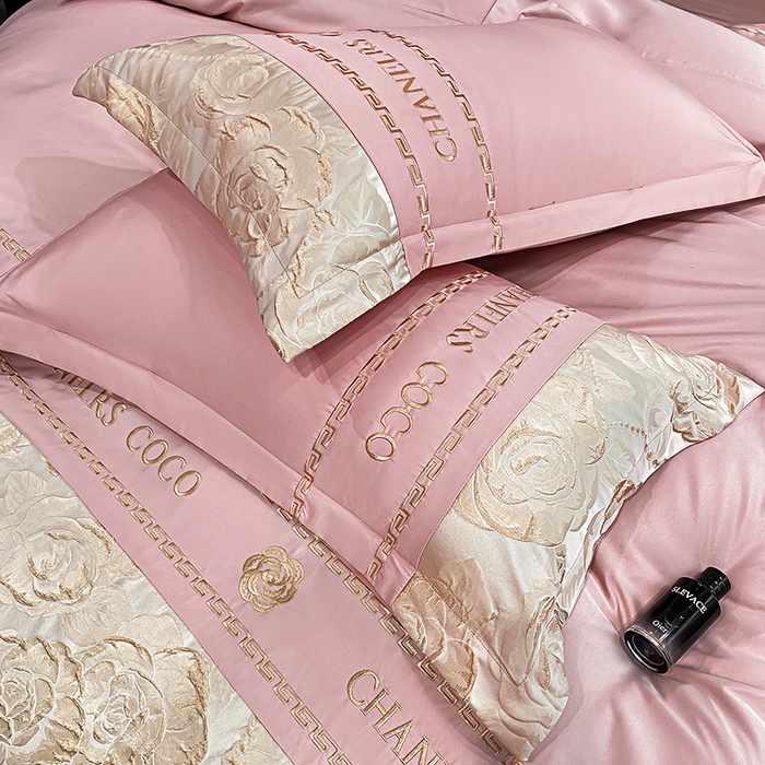 91家纺网 家纺一手货源 找家纺 富宁2025新款浮雕金丝提花刺绣四件套-恋花 气质粉