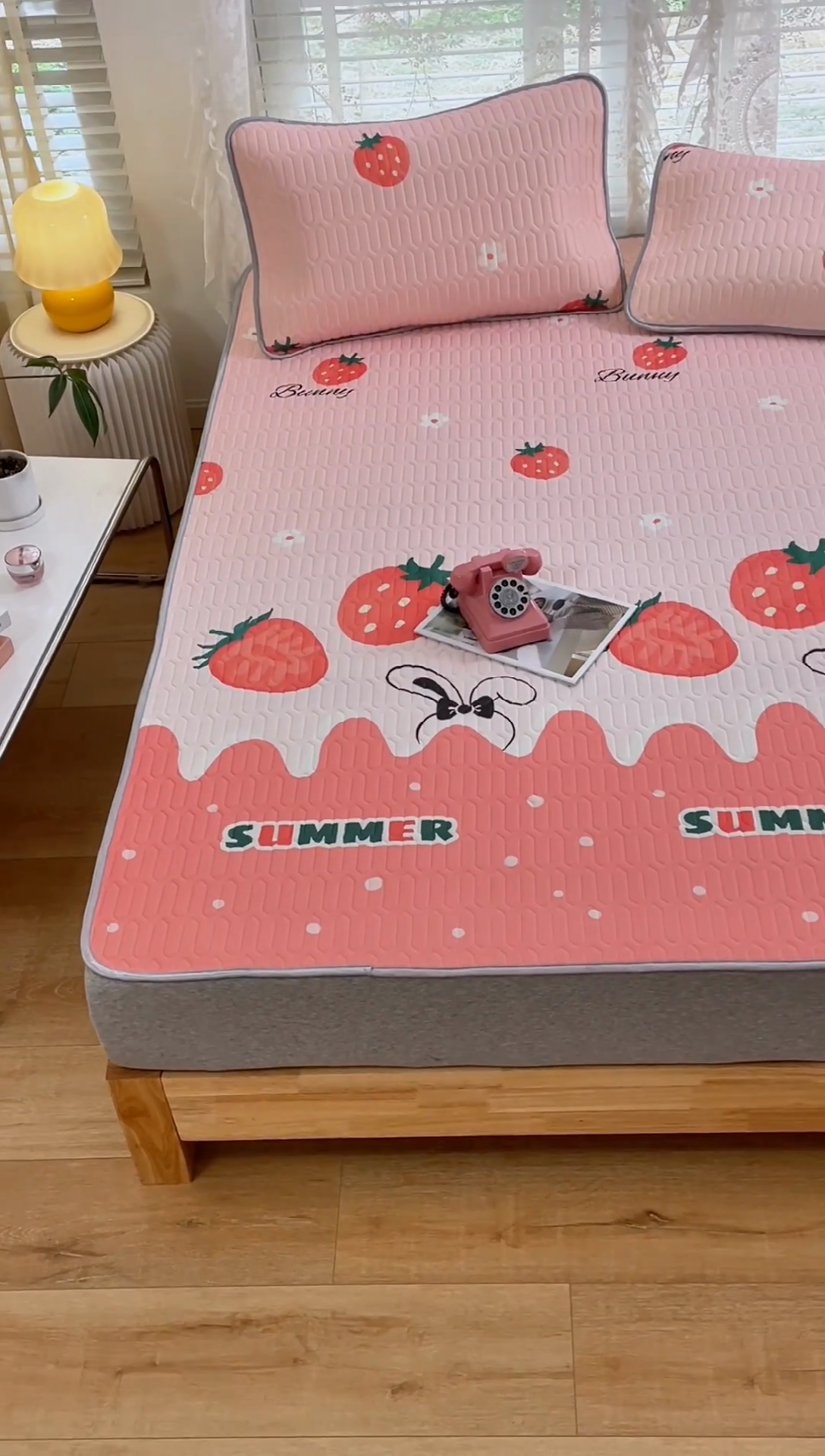 91家纺网 家纺一手货源 找家纺 默忆 2025新款凉感丝印花乳胶凉席 盛夏草莓