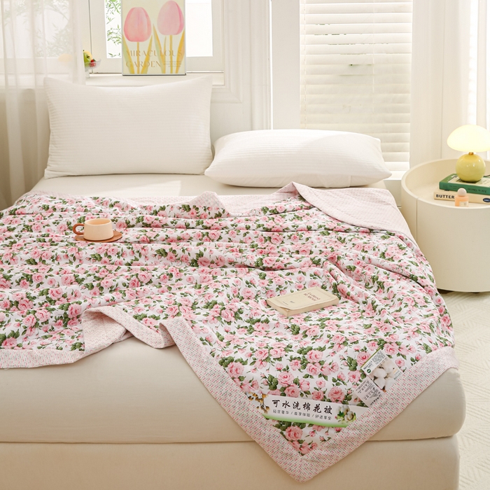 91家纺网 家纺一手货源 找家纺 锦鹭被业 2025新款A类里外全棉印花夏被 萱花粉