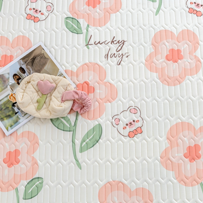 91家纺网 家纺一手货源 找家纺 默忆 2025新款凉感丝印花乳胶凉席 花田雨梦