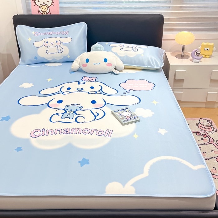 91家纺网 家纺一手货源 找家纺 暮思家居 2025新款正版授权A类大版数码印花三丽鸥可机洗1200D冰丝凉席可组合针织棉夏被四件套床笠款 床笠款-云朵玉桂狗