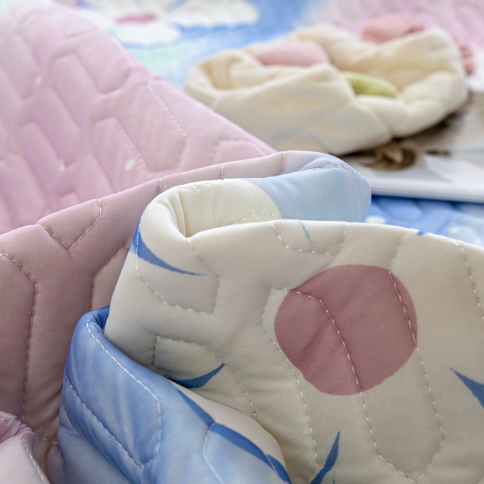 91家纺网 家纺一手货源 找家纺 默忆 2025新款凉感丝印花乳胶凉席 七彩世界