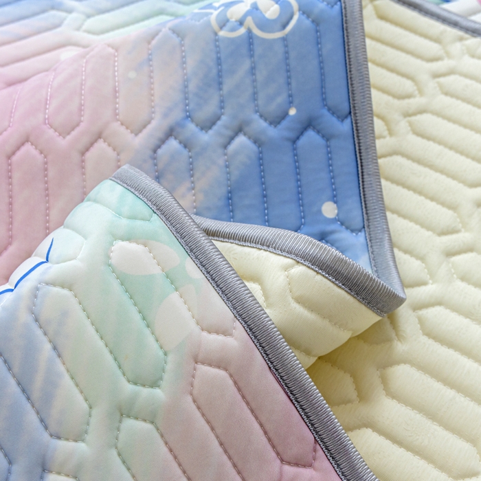 91家纺网 家纺一手货源 找家纺 默忆 2025新款凉感丝印花乳胶凉席 七彩世界