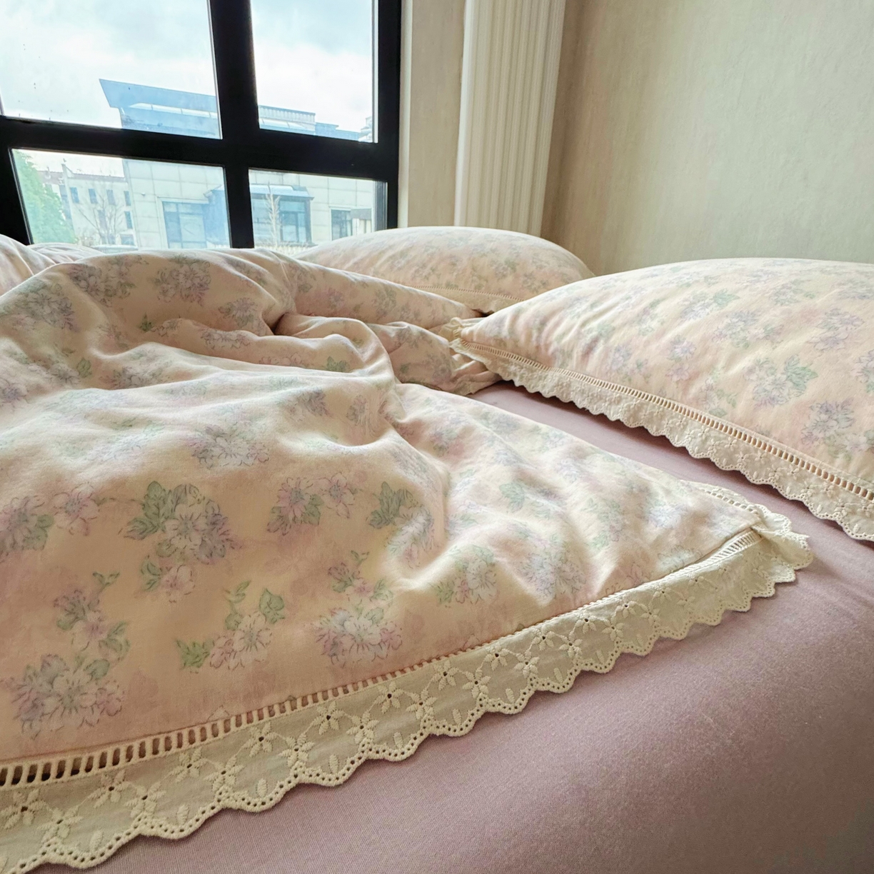 91家纺网 家纺一手货源 找家纺 8+8 （花型持续更新中）2025新款全棉双层纱镂空花边/皱皱花边四件套  妮卡