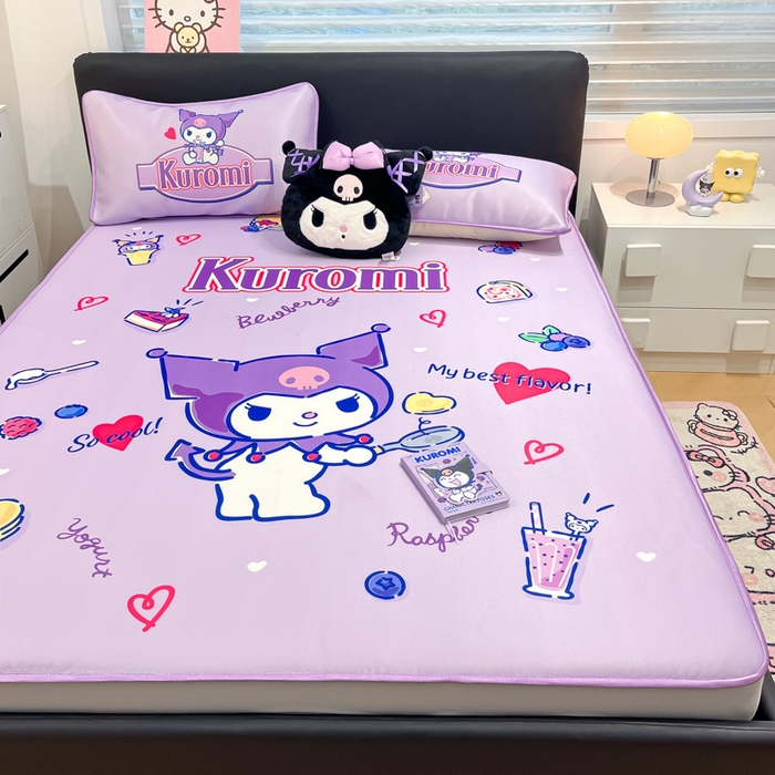 91家纺网 家纺一手货源 找家纺 暮思家居 2025新款正版授权A类大版数码印花三丽鸥可机洗1200D冰丝凉席可组合针织棉夏被四件套床笠款 床笠款-蓝莓库洛米