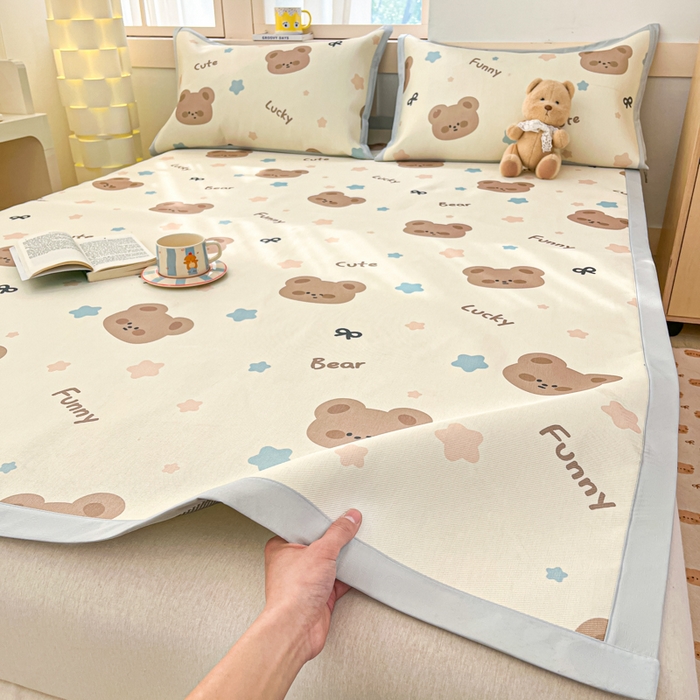 91家纺网 家纺一手货源 找家纺 绒艺席业 2025新款600D冰丝印花数码印花冰藤席卡通小清新系列 星星熊