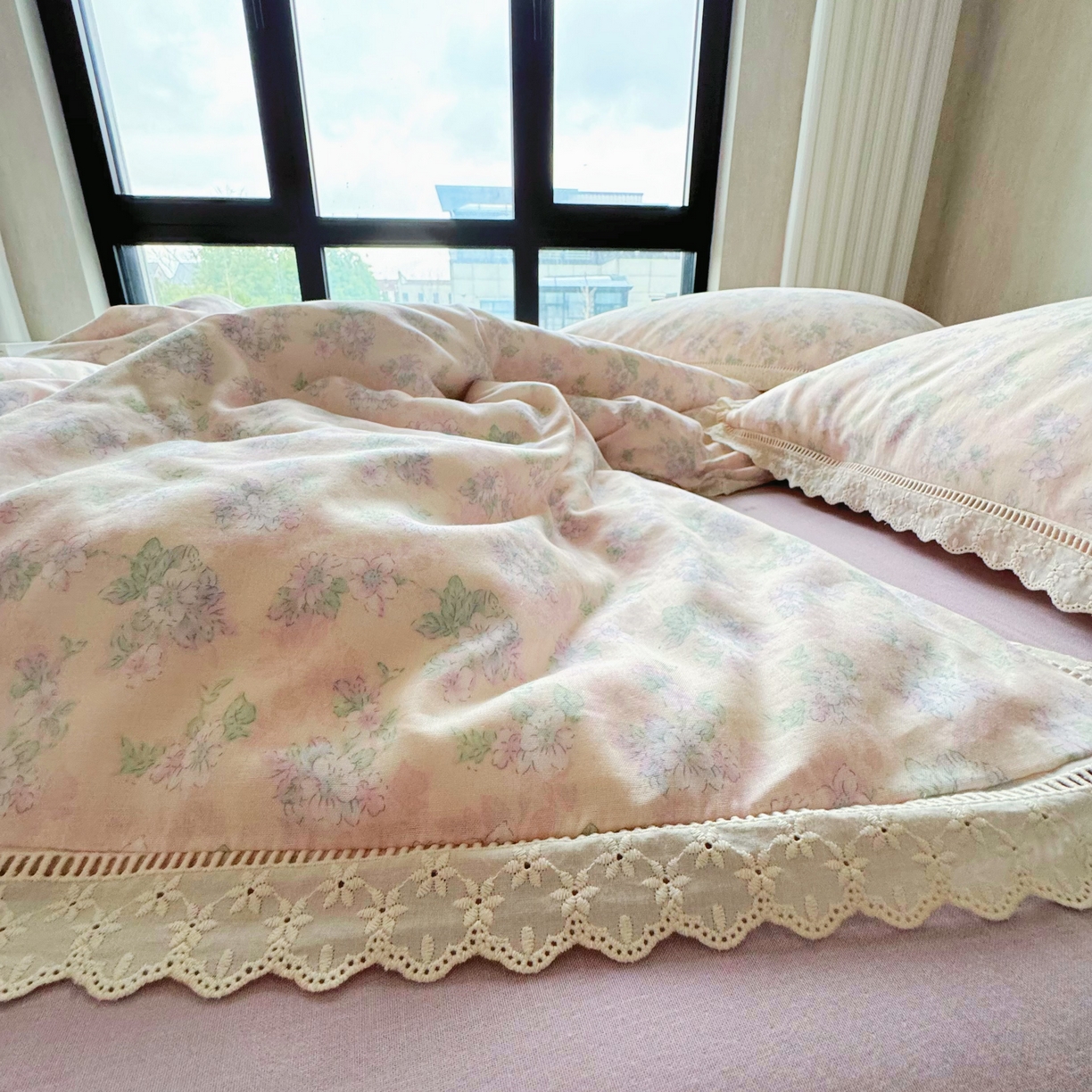 91家纺网 家纺一手货源 找家纺 8+8 （花型持续更新中）2025新款全棉双层纱镂空花边/皱皱花边四件套  妮卡