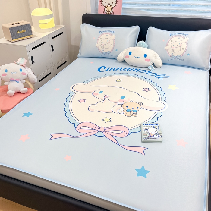 91家纺网 家纺一手货源 找家纺 暮思家居 2025新款正版授权A类大版数码印花三丽鸥可机洗1200D冰丝凉席可组合针织棉夏被四件套床笠款 床笠款-幸福大耳狗