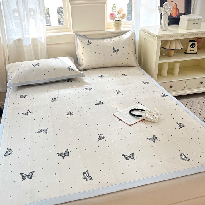 91家纺网 家纺一手货源 找家纺 绒艺席业 2025新款600D冰丝印花数码印花冰藤席赫本风系列 翩翩蝴蝶