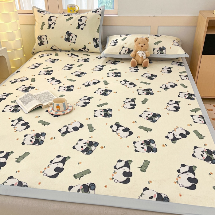 91家纺网 家纺一手货源 找家纺 绒艺席业 2025新款600D冰丝印花数码印花冰藤席卡通小清新系列 小熊猫