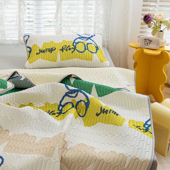 91家纺网 家纺一手货源 找家纺 默忆 2025新款凉感丝印花乳胶凉席 酷酷熊