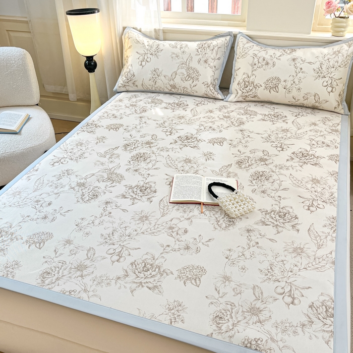 91家纺网 家纺一手货源 找家纺 绒艺席业 2025新款600D冰丝印花数码印花冰藤席赫本风系列 春风吹