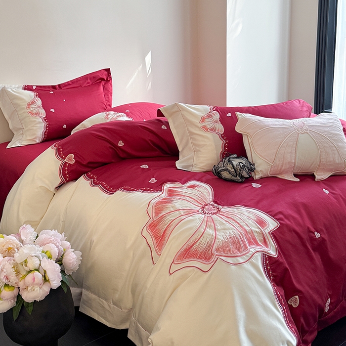 91家纺网 家纺一手货源 找家纺 优悦生活馆 2025新款全棉新疆长绒棉四件套-恋恋时光 控价 恋恋时光-胭脂红