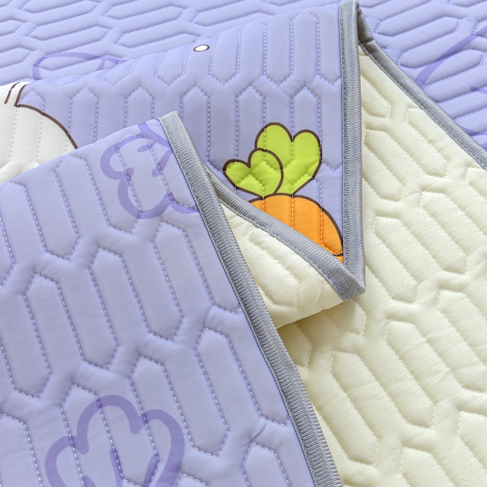 91家纺网 家纺一手货源 找家纺 默忆 2025新款凉感丝印花乳胶凉席 开心派对