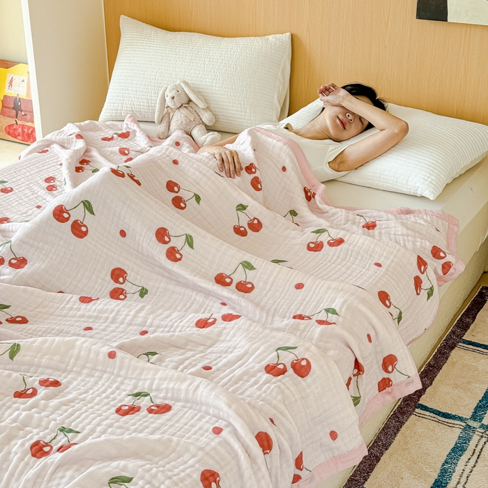 91家纺网 家纺一手货源 找家纺 乐家毛巾被2025新款全棉六层一体超柔泡泡纱多功能毯 小樱桃