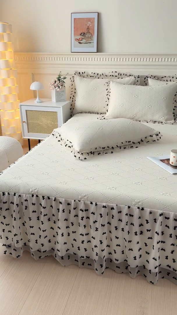 91家纺网 家纺一手货源 找家纺 KA家纺 2025新款夏季A类凉感冰豆豆花边床裙凉席三件套 叶叶情深蓝