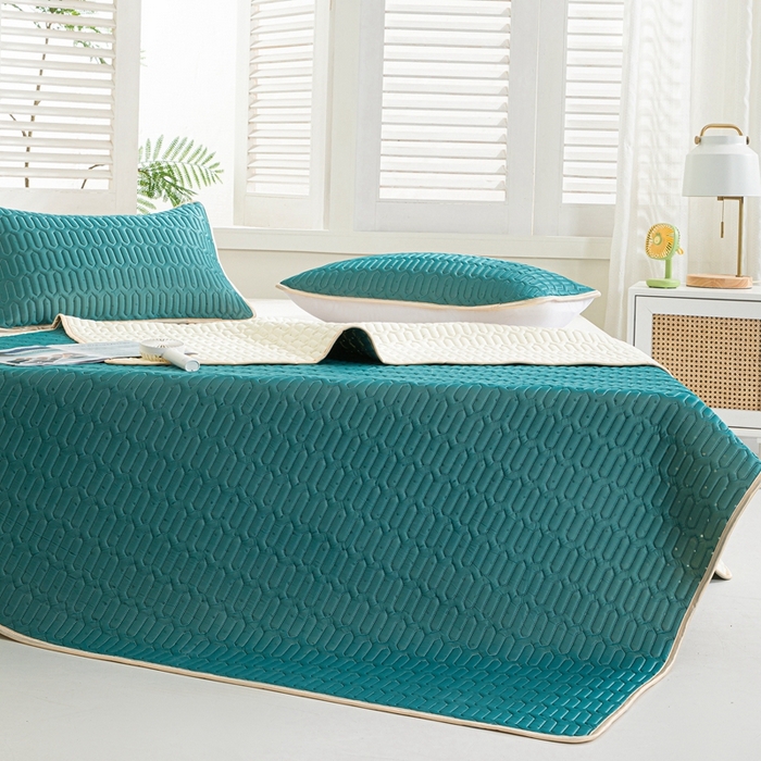 91家纺网 家纺一手货源 找家纺 美丽折2025新品6mm厚天然乳胶凉席三件套 大版印花卡通乳胶凉席平铺款 墨绿色