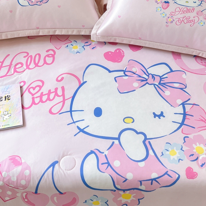 91家纺网 家纺一手货源 找家纺 博雅 2025新款 三丽鸥凉感丝夏被冰丝凉席组合四件套 甜心KT