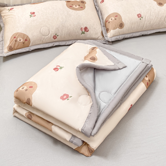 91家纺网 家纺一手货源 找家纺 顺顺家纺 2025新款凉感丝印花夏被空调被 熊熊之家