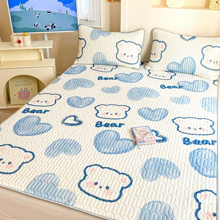 91家纺网 家纺一手货源 找家纺 柒月家居 2025新款小清新乳胶凉席 爱心小熊