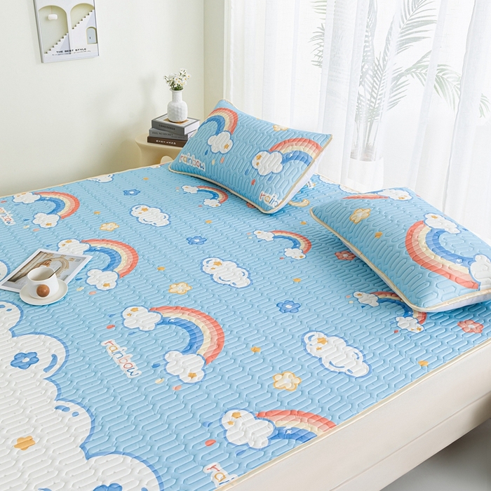 91家纺网 家纺一手货源 找家纺 美丽折2025新品6mm厚天然乳胶凉席三件套 大版印花卡通乳胶凉席平铺款 彩虹之恋