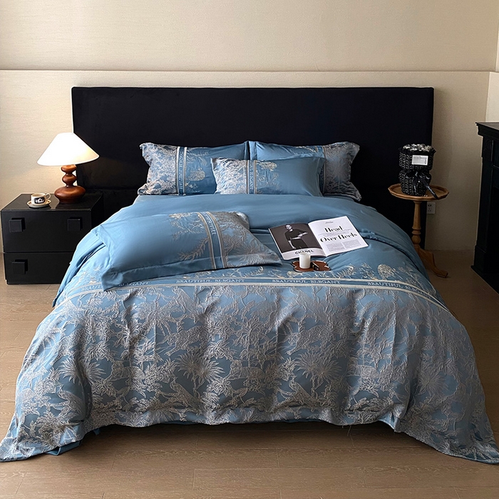 91家纺网 家纺一手货源 找家纺 优悦生活馆 2025新款冰丝浮雕绣花四件套 迷雾花园-蓝