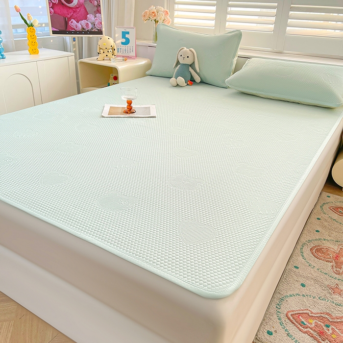 91家纺网 家纺一手货源 找家纺 迪乐妮 2025新款小冰熊凉豆豆席床笠 清新绿-小冰熊凉豆豆席