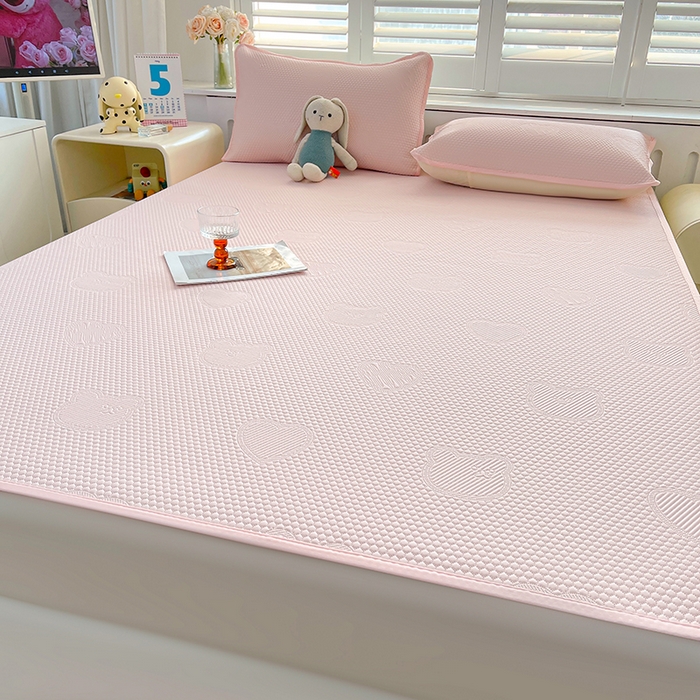 91家纺网 家纺一手货源 找家纺 迪乐妮 2025新款小冰熊凉豆豆席床笠 淑女粉-小冰熊凉豆豆席