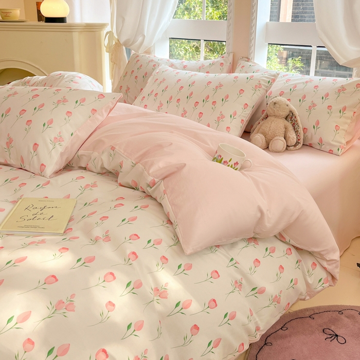 91家纺网 家纺一手货源 找家纺 仔仔熊 2025新款全棉印花系列被套 粉色花花