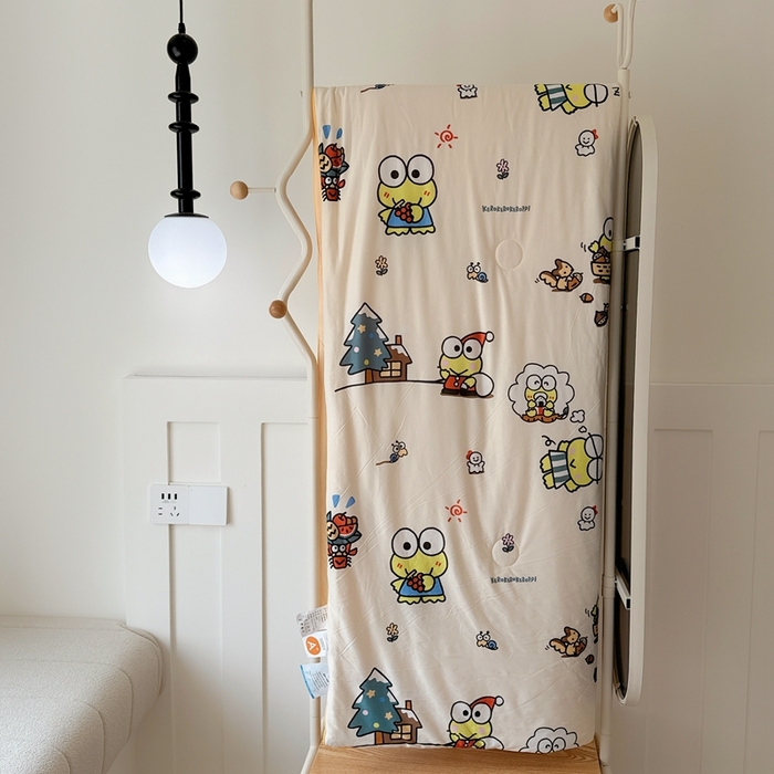 91家纺网 家纺一手货源 找家纺 兜米家居 2025夏季新品三丽鸥深睡双感针织凉感空调被夏被 小青蛙