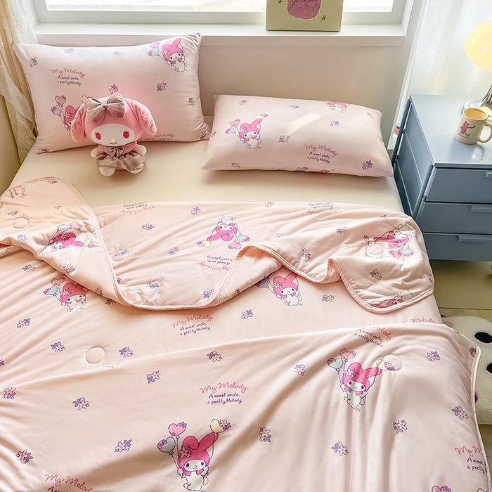 91家纺网 家纺一手货源 找家纺 金爱家2025新款A类三丽鸥正版授权高品质牛奶丝软糯针织棉大豆夏被系列详情 针织棉三丽鸥-气球美乐蒂