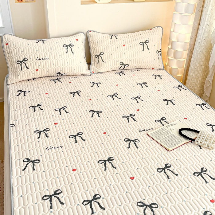 91家纺网 家纺一手货源 找家纺 柒月家居 2025新款小清新乳胶凉席 黑蝴蝶结