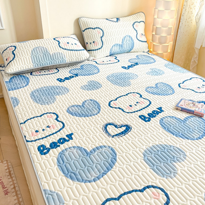 91家纺网 家纺一手货源 找家纺 柒月家居 2025新款小清新乳胶凉席 爱心小熊