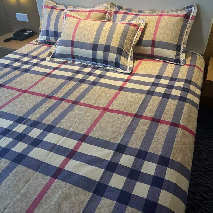 91家纺网 家纺一手货源 找家纺 仟网汇 2025全棉老粗布蕾丝花边三件套（无纺布手提包装） 巴宝格