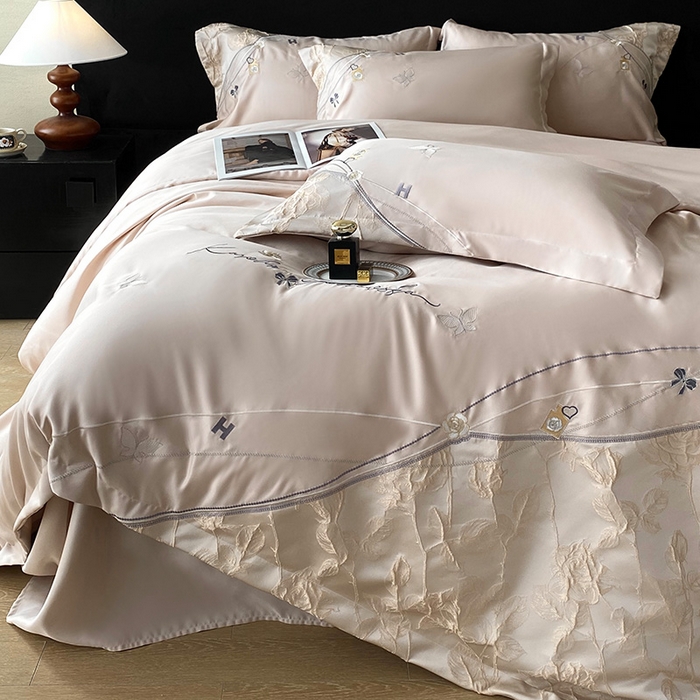 91家纺网 家纺一手货源 找家纺 优悦生活馆 2025新款冰丝浮雕绣花四件套 幽兰轻舞-香槟