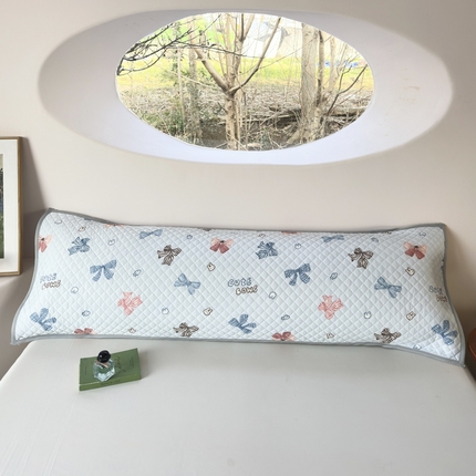 91家纺网 家纺一手货源 找家纺 （总）爱港家纺 2025新款凉感丝双人长枕巾 夏季情侣枕头巾 绑带长枕巾